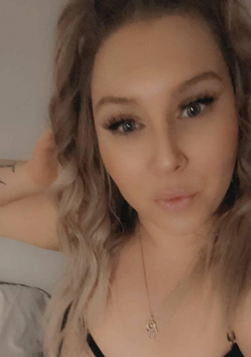 European Blonde Bombshell •• ëväłüx •• SPECIALS!