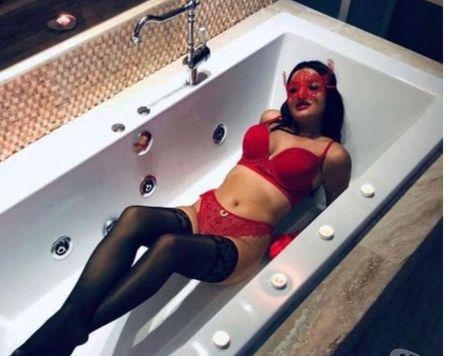  New Girl in Town … Real Pictures