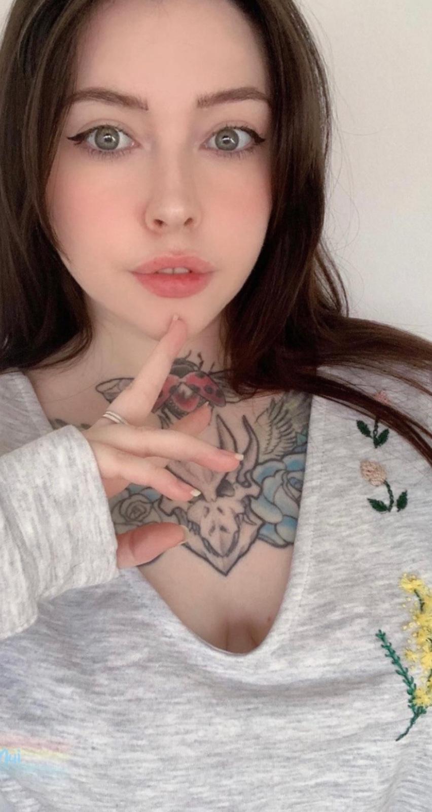 Hot ? sarah Snapchat: Sarahvandelle22,,,, cell phone: (304) 397-0609